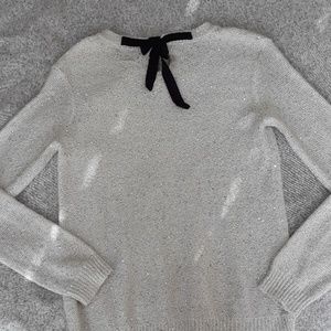 Sparkly grey white sweater with bow